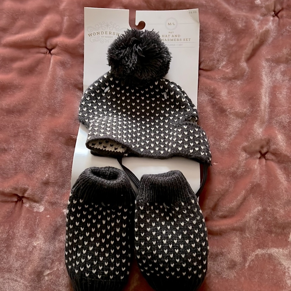 Hat and leg warmer set